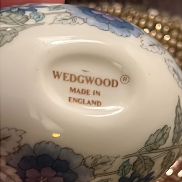 RARE WEDGWOOD EGG TRINKET BOX - Picture 5 of 9